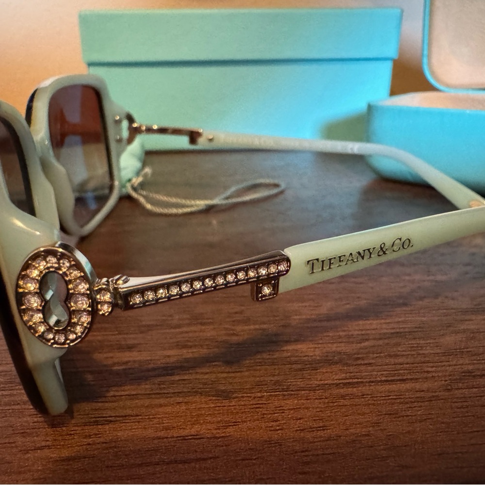 Tiffany & Co. Crystal Key Sunglasses in Tiffany Blue